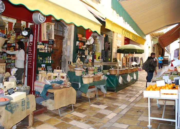 Giedes Pour 4 Personnes Avec Vue Face A Porquerolles Et Piscine Situe A Giens Appartement Hyères