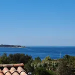 Apartment Giedes Pour 4 Personnes Avec Vue Face A Porquerolles Et Piscine Situe A Giens Hyeres