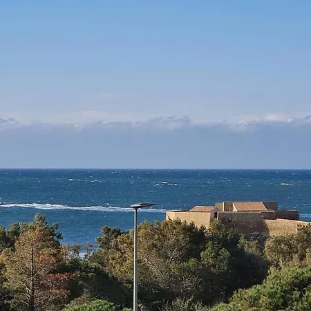 Giedes Pour 4 Personnes Avec Vue Face A Porquerolles Et Piscine Situe A Giens Апартаменти Єр